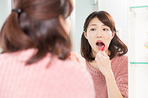 假牙種類及價格解析：如何選擇適合自己的修復方案？